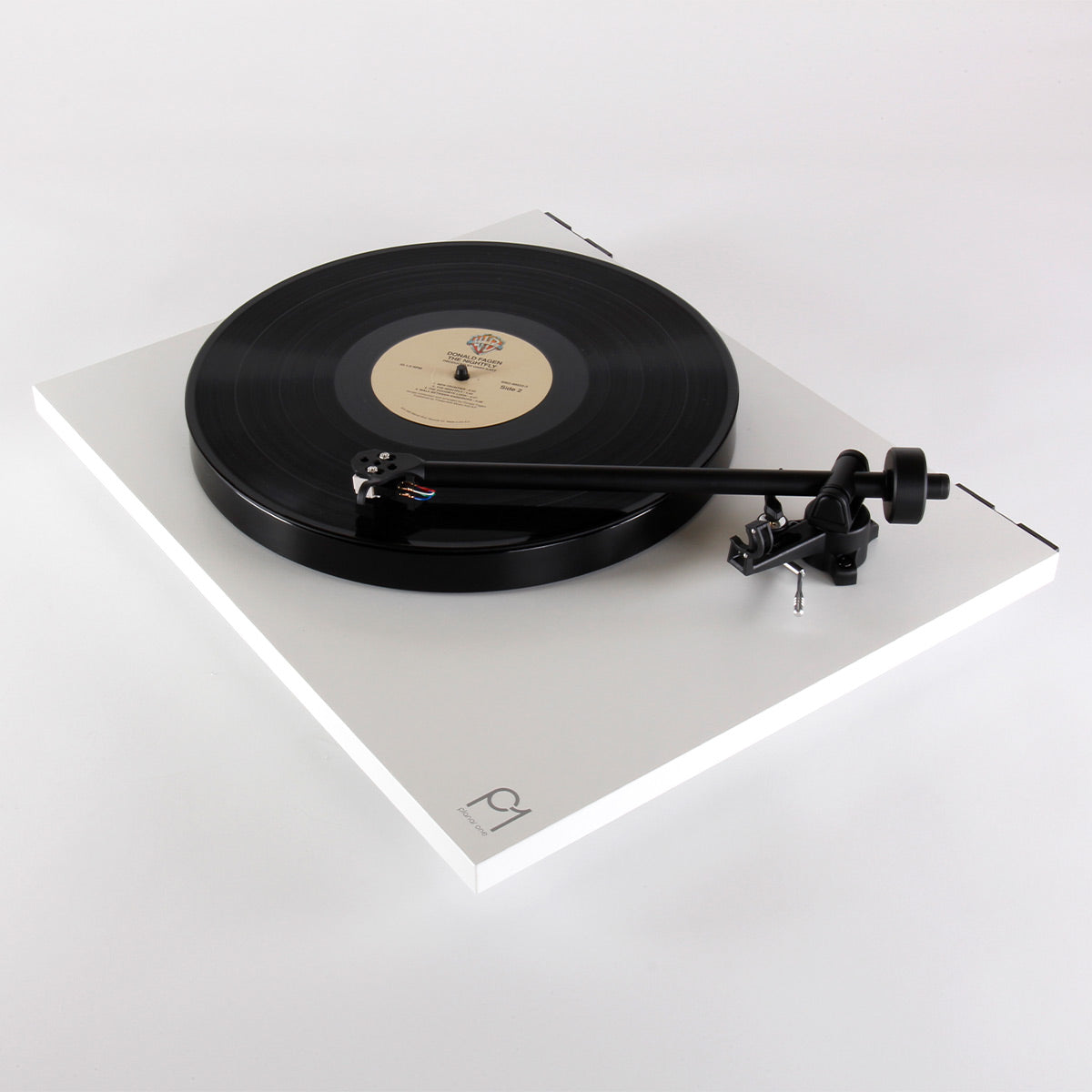 RegaPlanar 1 Turntable with Premounted Carbon MM Cartridge (Matte White)