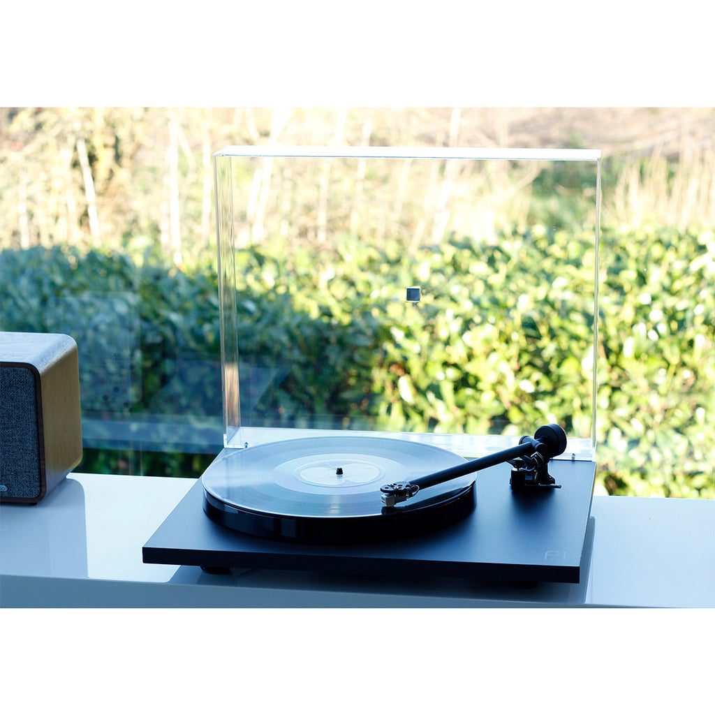 RegaPlanar 1 Plus Turntable with Premounted Carbon MM Cartridge (Matte Black)