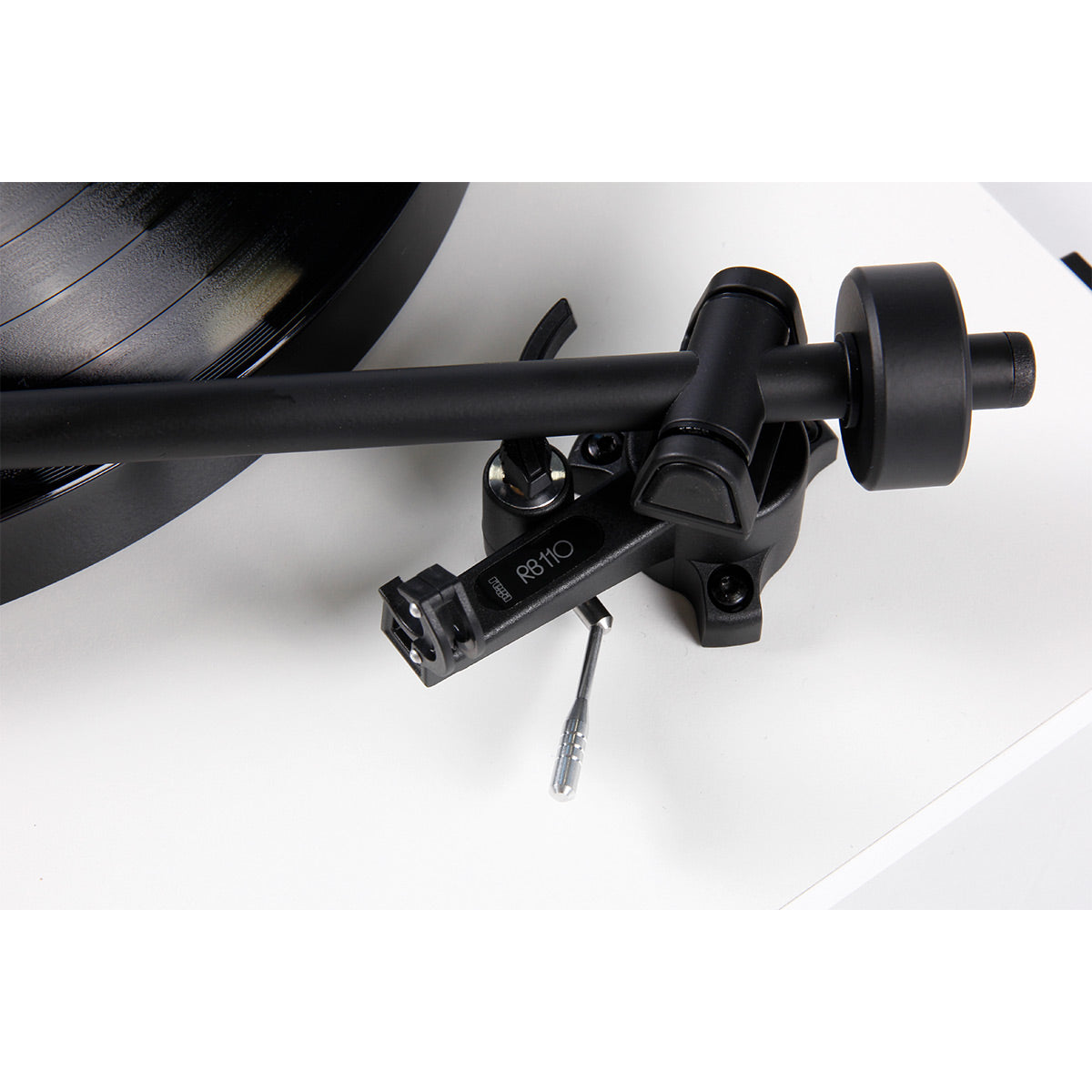 RegaPlanar 1 Plus Turntable with Premounted Carbon MM Cartridge (Matte White)