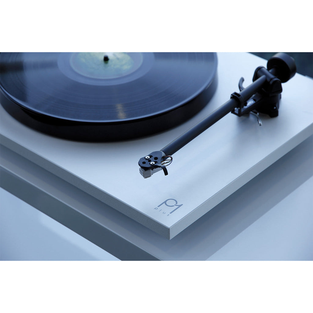 RegaPlanar 1 Plus Turntable with Premounted Carbon MM Cartridge (Matte White)