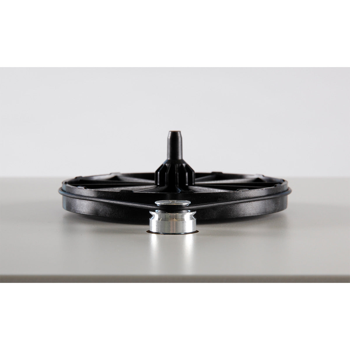 RegaPlanar 1 Plus Turntable with Premounted Carbon MM Cartridge (Matte White)
