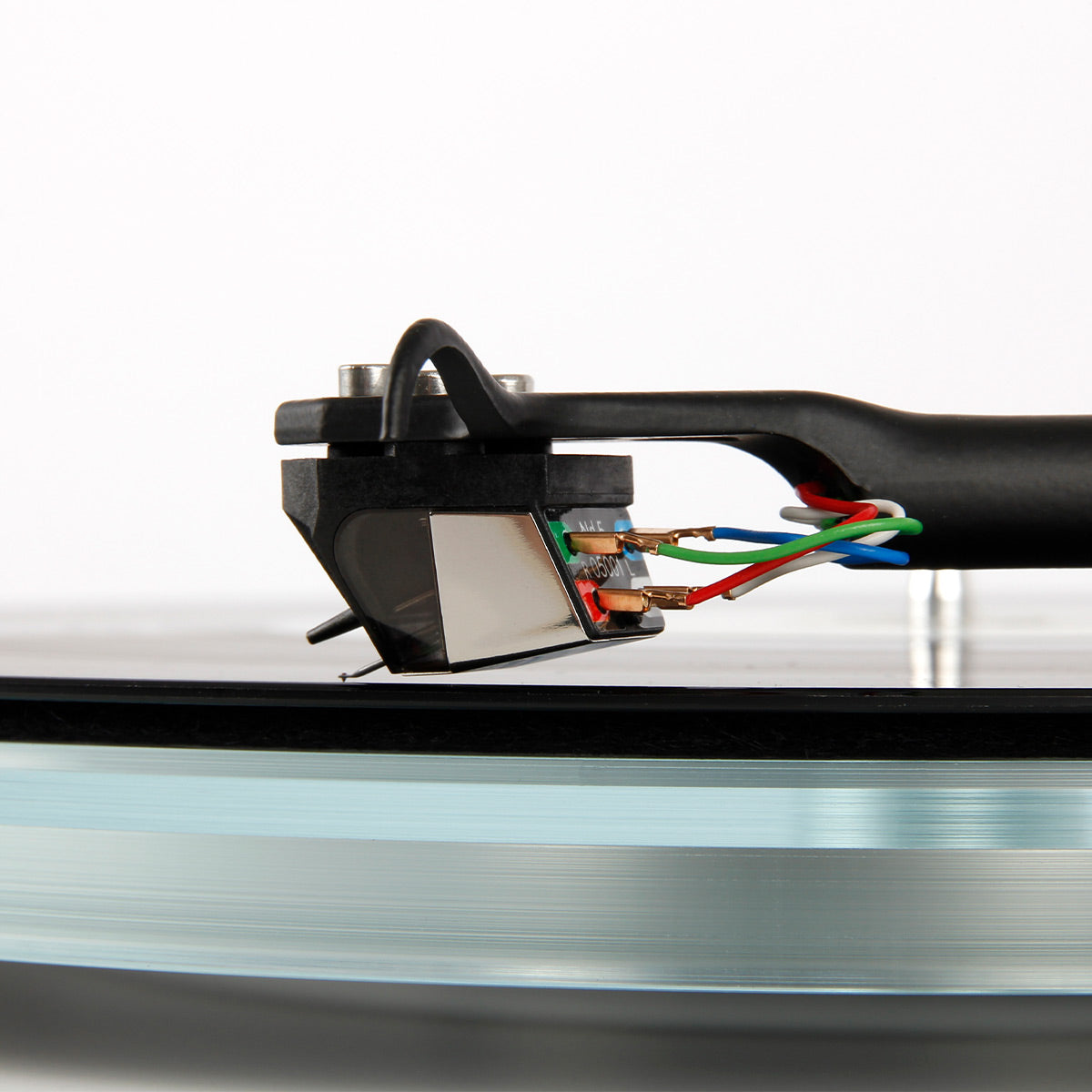 RegaPlanar 6 Turntable with Nd5 MM Phono Cartridge (White)