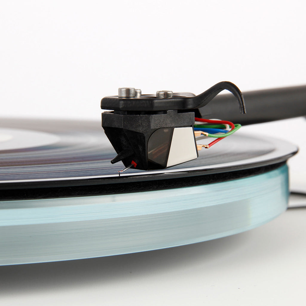 RegaPlanar 6 Turntable with Nd5 MM Phono Cartridge (White)
