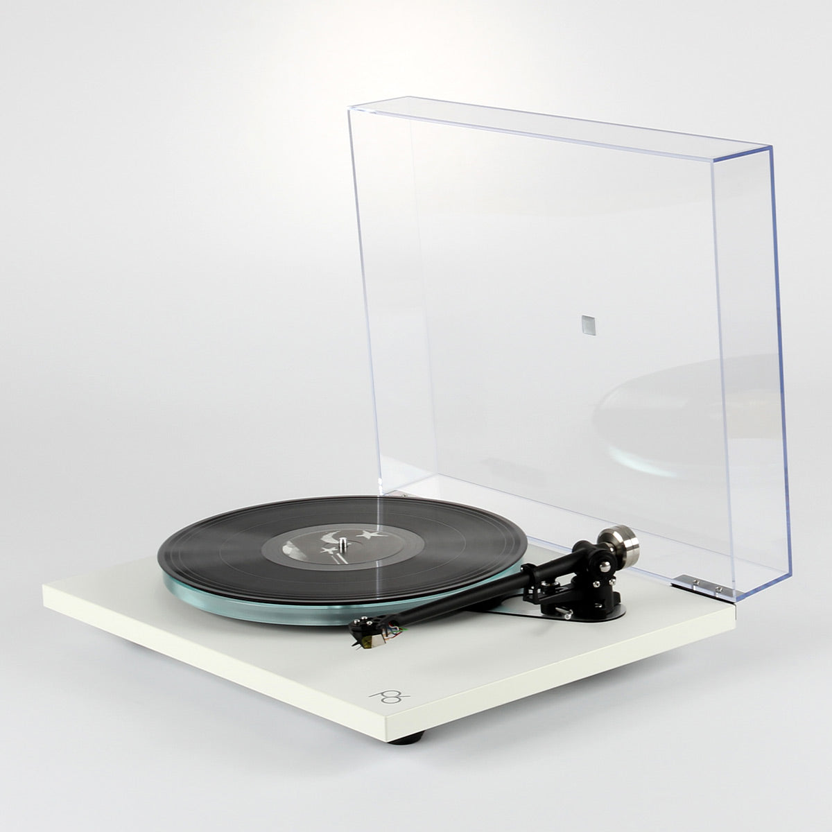 RegaPlanar 6 Turntable with Nd7 MM Phono Cartridge (White)
