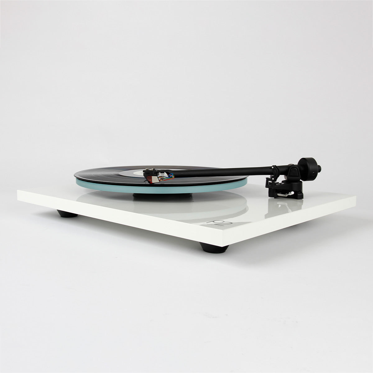 RegaPlanar 2 Turntable with Nd3 MM Phono Cartridge (Matt White)