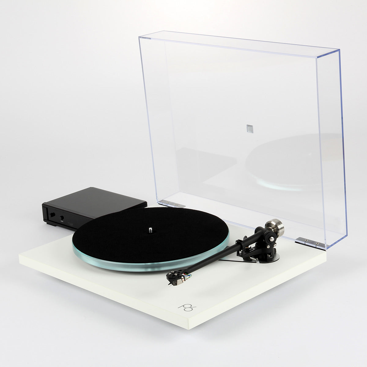 RegaPlanar 6 Turntable with Nd5 MM Phono Cartridge (White)