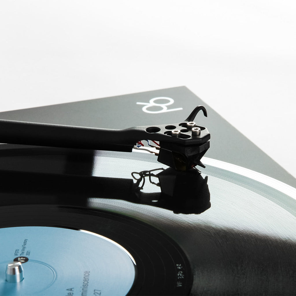 RegaPlanar 6 Turntable with Nd7 MM Phono Cartridge (Polaris Grey)