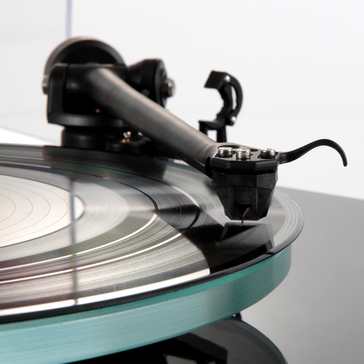 RegaPlanar 3 Turntable with Nd5 MM Phono Cartridge (Matt Black)