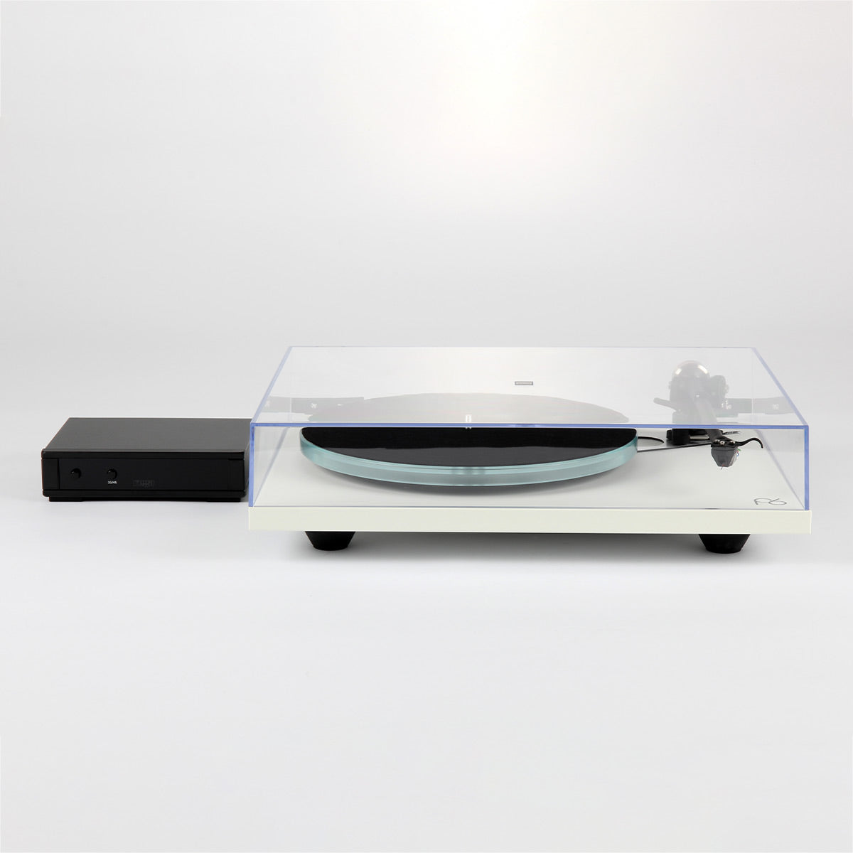 RegaPlanar 6 Turntable with Nd5 MM Phono Cartridge (White)