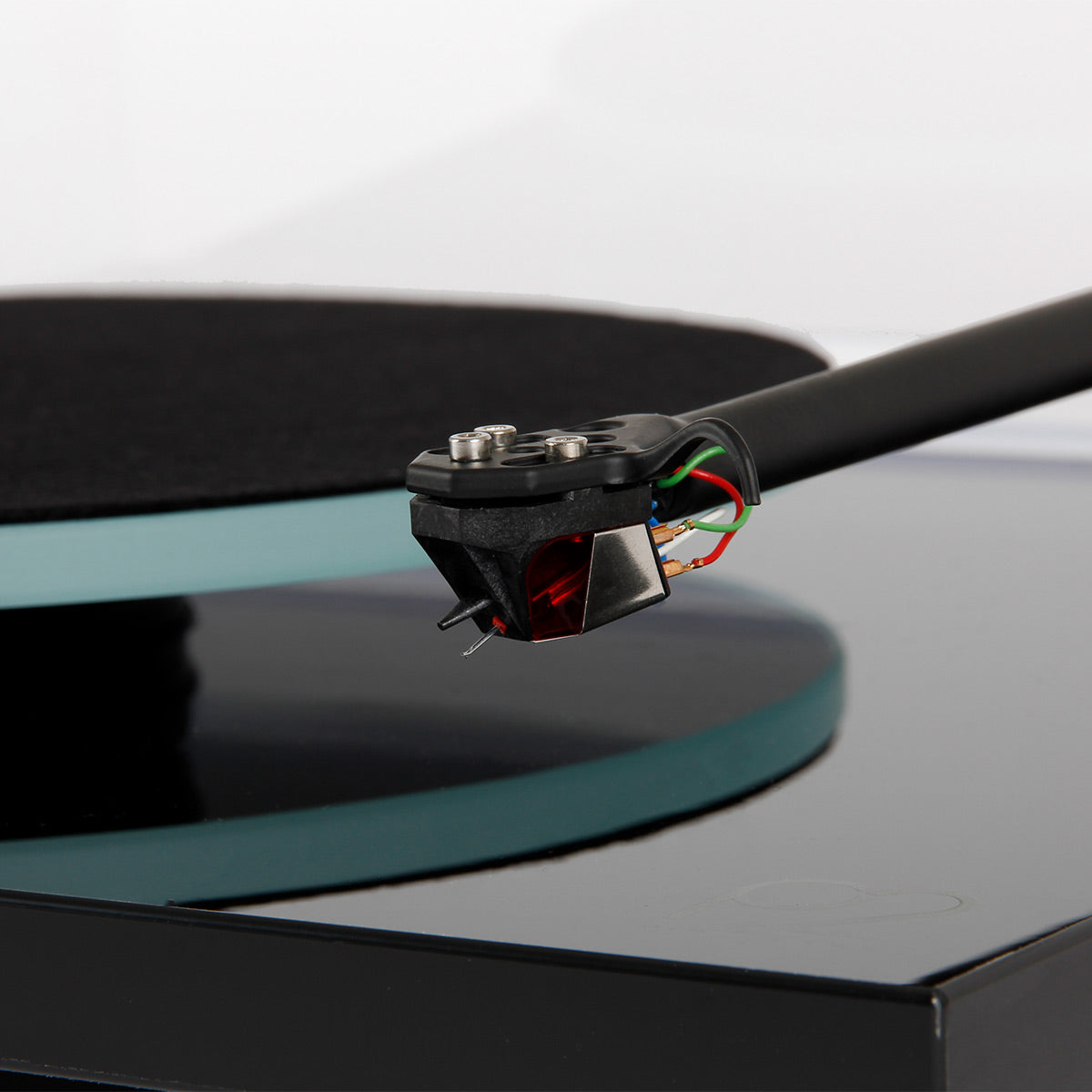 RegaPlanar 2 Turntable with Nd3 MM Phono Cartridge (Matt Black)
