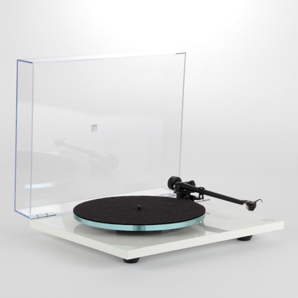 RegaPlanar 3 Turntable with Nd5 MM Phono Cartridge (White)