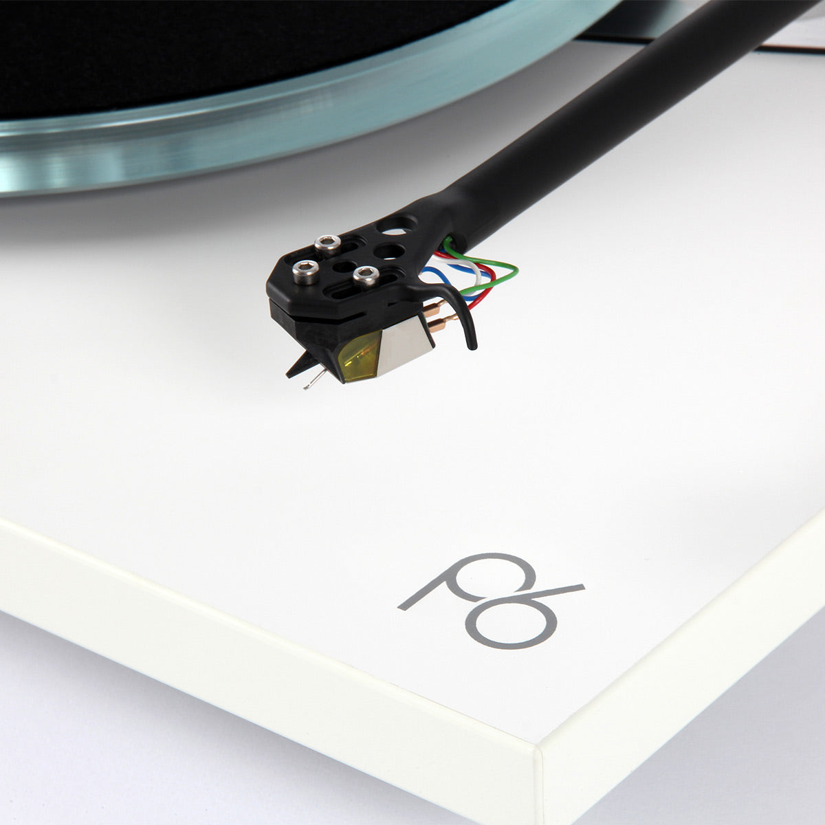 RegaPlanar 6 Turntable with Nd7 MM Phono Cartridge (White)