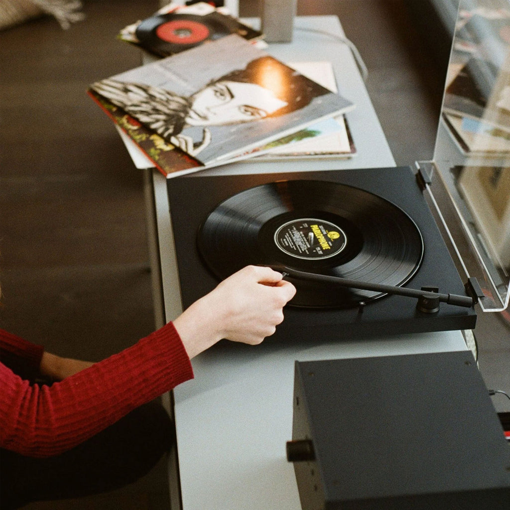 Tone Factory: Tone Turntable w/ Dustcover