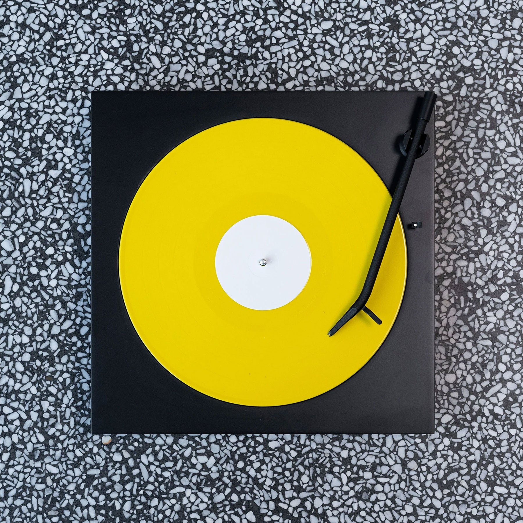 Tone Factory: Tone Turntable w/ Dustcover